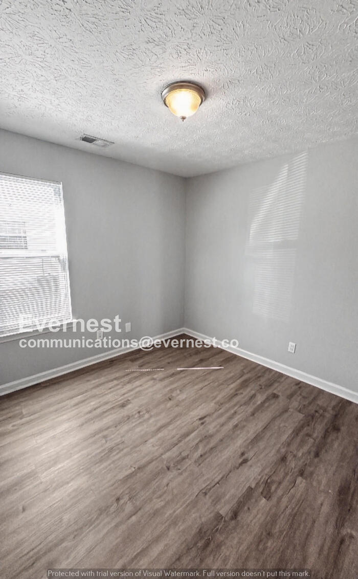 Building Photo - 972 Maple Leaf Ridge