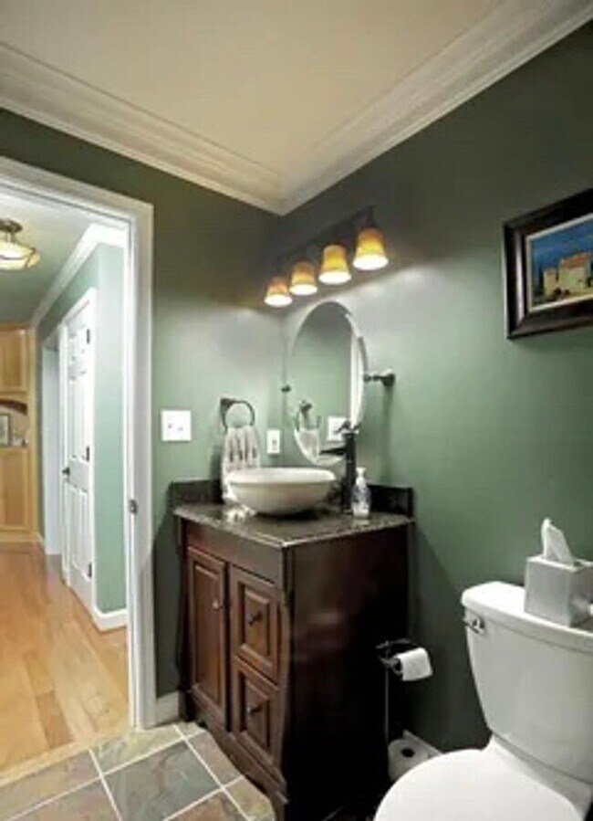 Building Photo - 4701 Shenandoah Dr