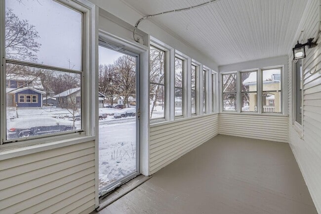 Building Photo - 3507 N Newton Ave