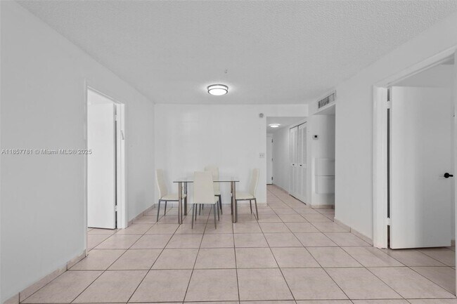 Building Photo - 4101 Indian Creek Dr