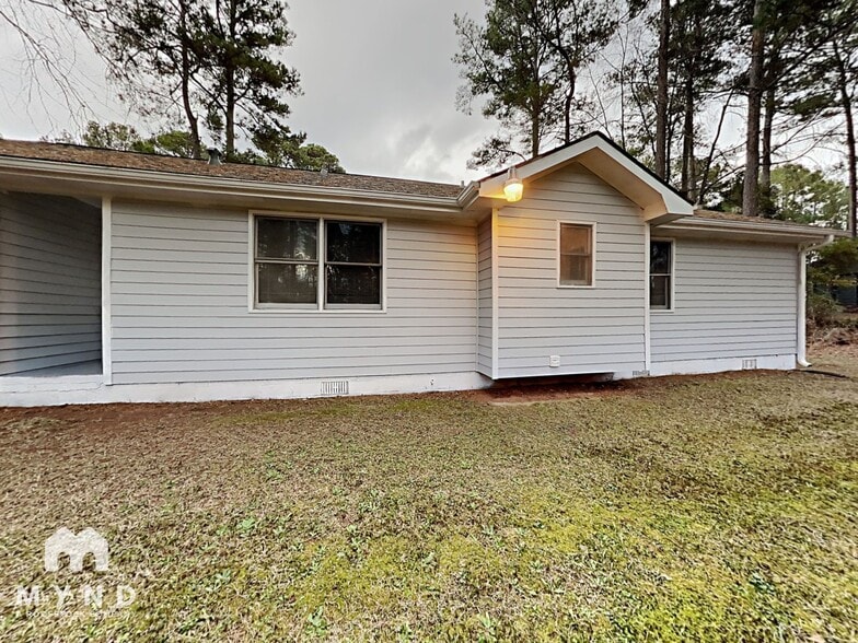 Building Photo - 10125 Village Dr NW