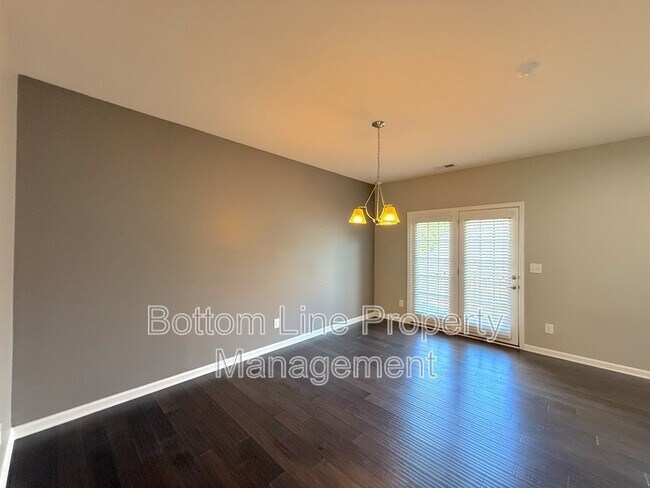 Building Photo - 4020 Zilker Park Dr