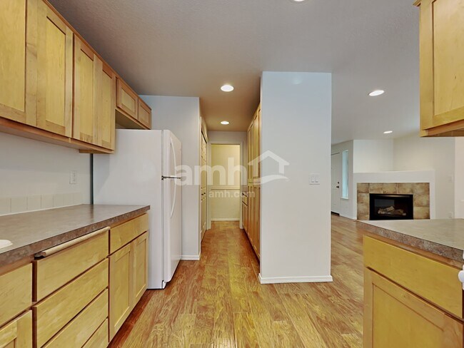 Building Photo - 1410 SE 7th Way