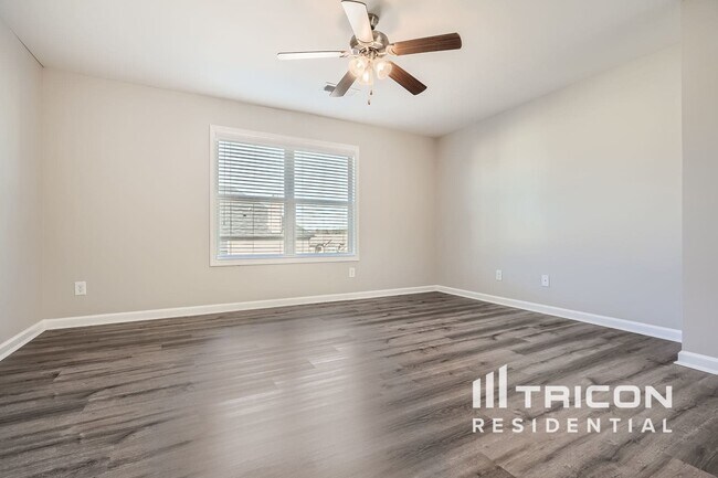 Building Photo - 2906 Cove View Ct SE