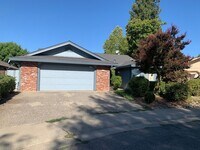 Building Photo - Adorable well maintained 3 bedroom 2 bath ...