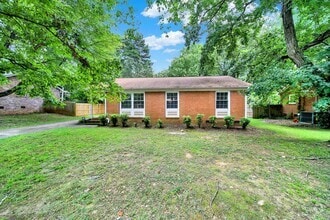 Building Photo - Matthews Ranch Home