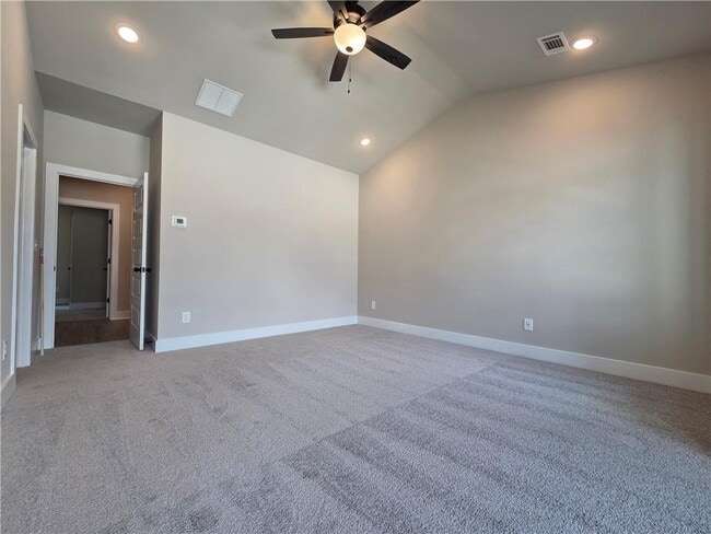 Building Photo - 6 Rock Pk Wy