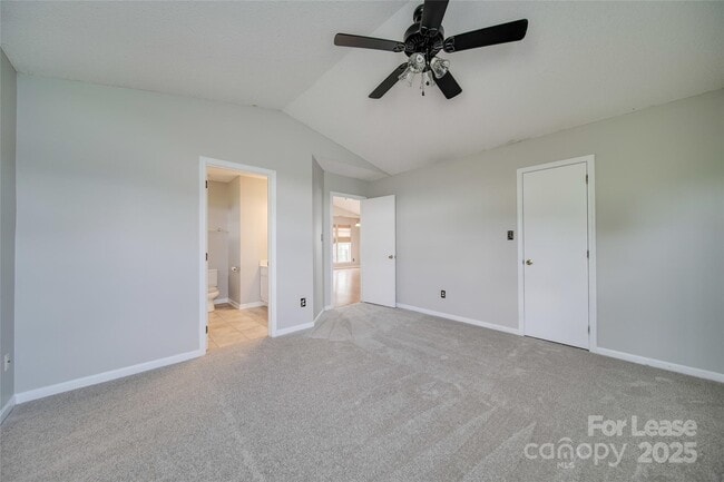 Building Photo - 120 Lantana Dr