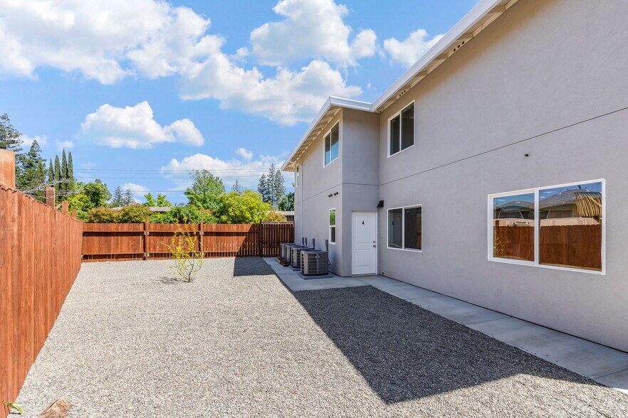 Building Photo - 2409 Cava Ct