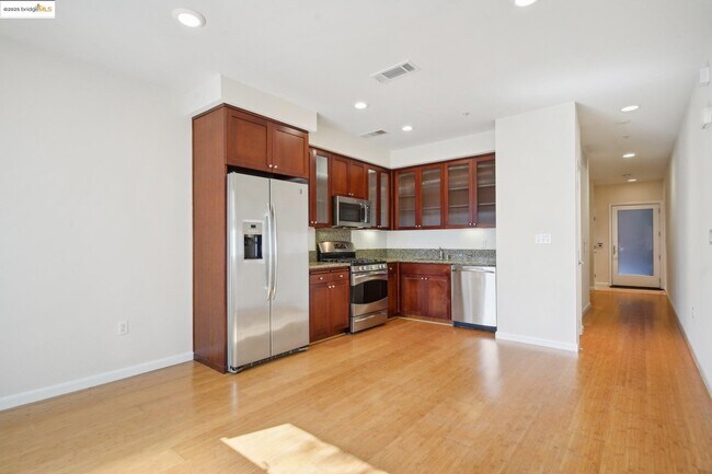 Building Photo - 6466 Hollis St