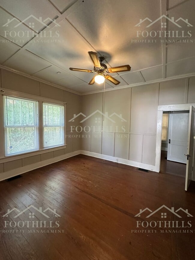 Building Photo - 3 Bedrooms | 2 Bathrooms | Near Anderson U...