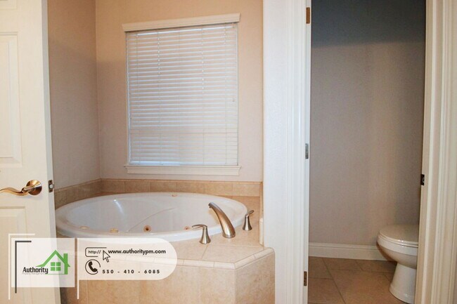 Building Photo - 1447 Jen Way