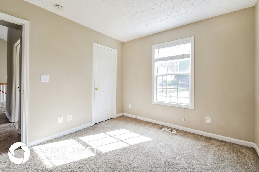 Building Photo - 4910 Wynford Ln