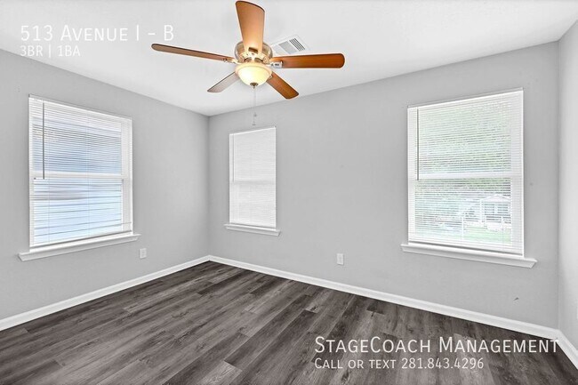 Building Photo - 513 Avenue I