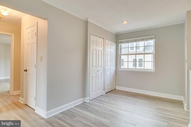 Building Photo - 1708 W Abingdon Dr