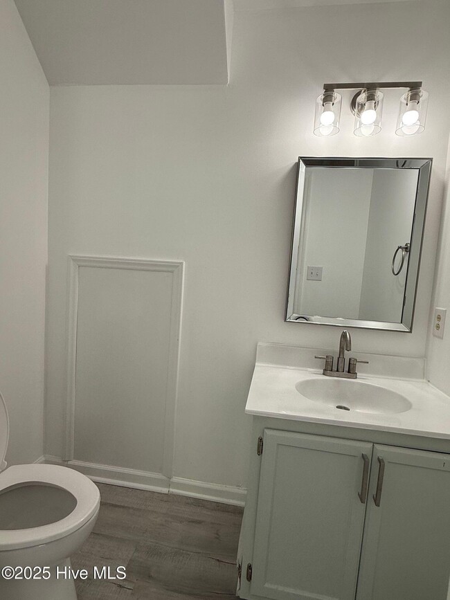 Building Photo - 206 Myrtlewood Cir