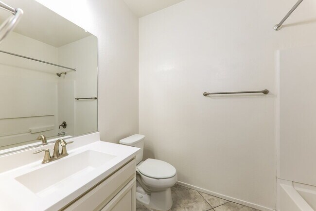 Building Photo - 1287 N 166th Ave