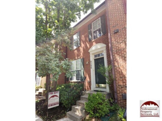 Primary Photo - Luxury Townhome!