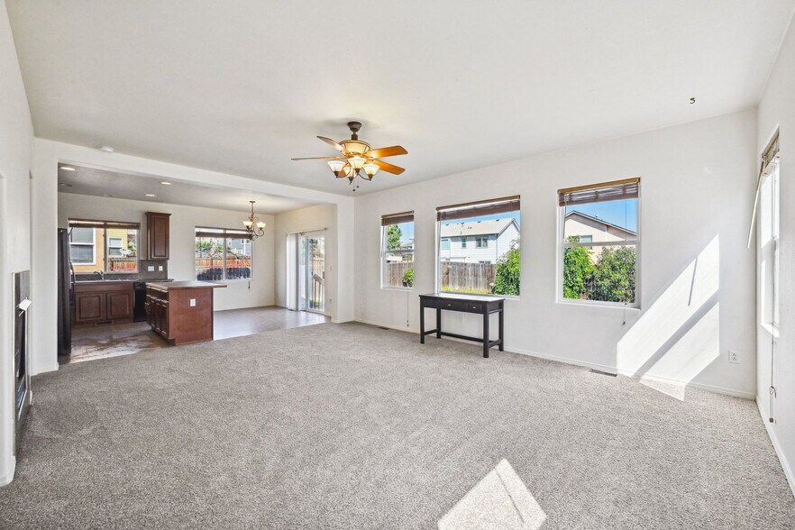 Building Photo - 7005 Wood Lily Dr