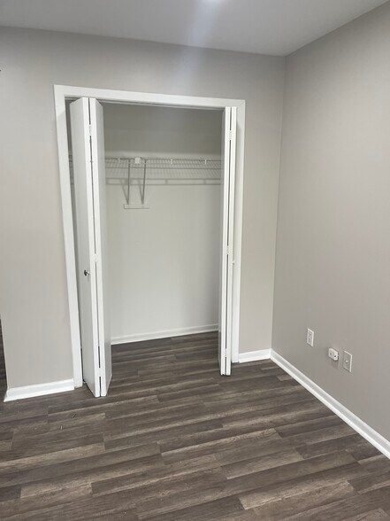 Building Photo - 700 N Franklin Blvd