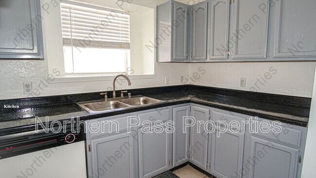 Building Photo - 12107 Valley Quail Dr