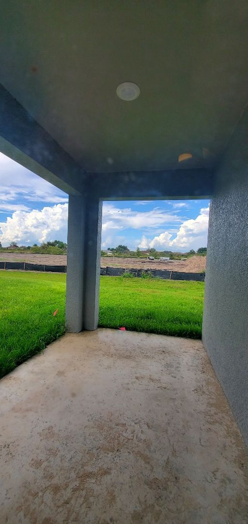 Building Photo - 4-Bedroom, 2-Bathroom in Villamar Winter Haven