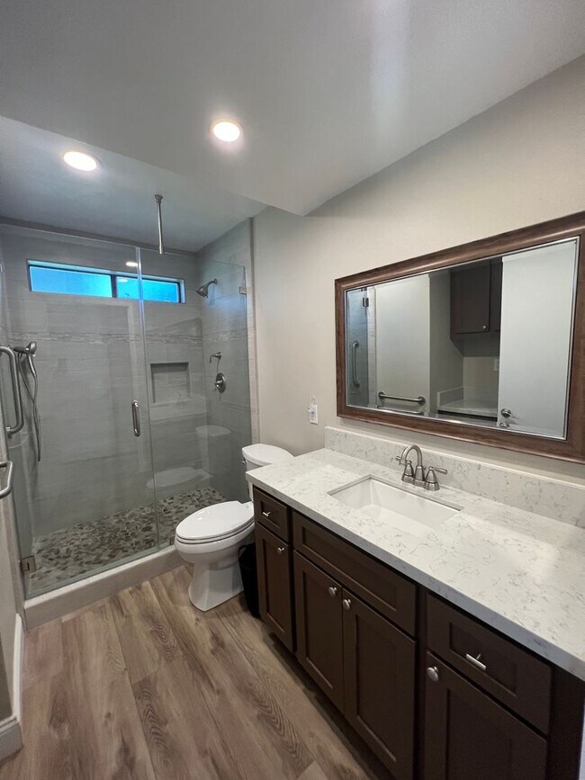 Building Photo - Beautiful Bel-Air floor plan on the Golf C...