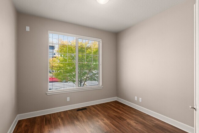 Building Photo - 13294 SW Alpine View