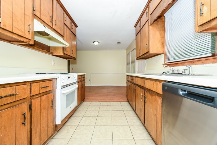 Building Photo - 155 Victoria Dr