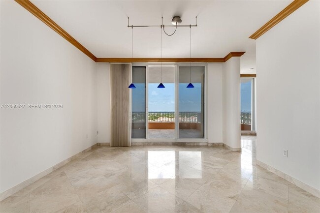 Building Photo - 785 Crandon Blvd