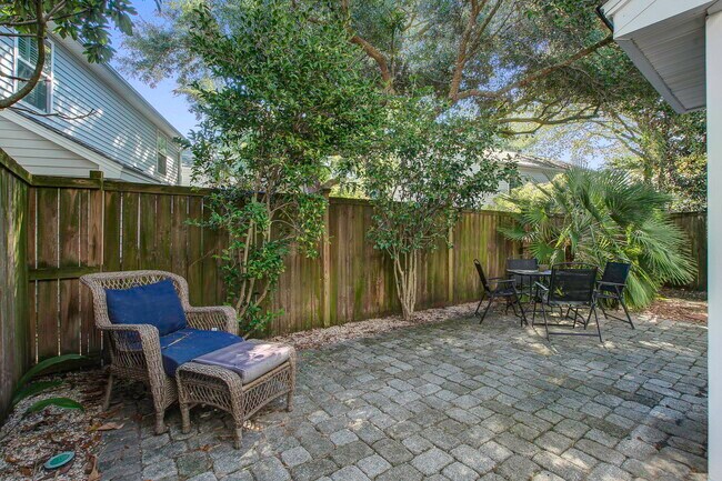 Building Photo - 1371 Cassidy Ct