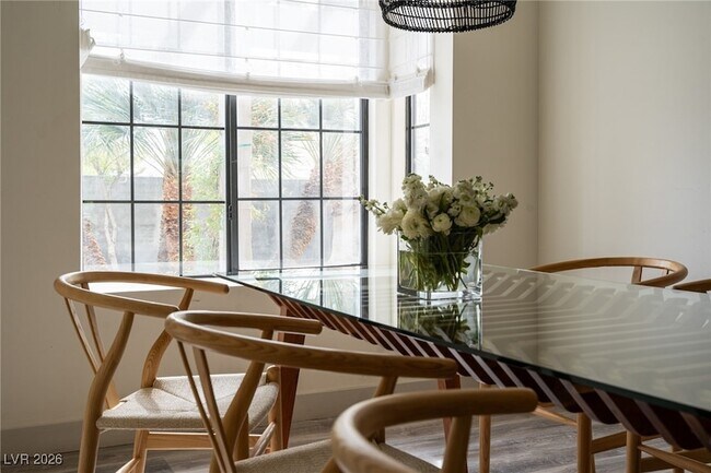 Building Photo - 2940 Rosanna St