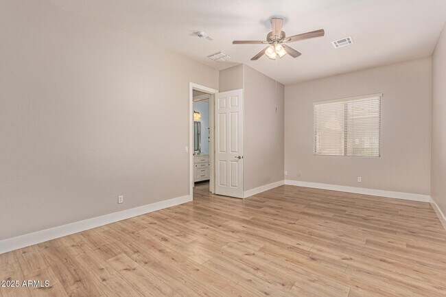 Building Photo - 4978 E Karsten Dr