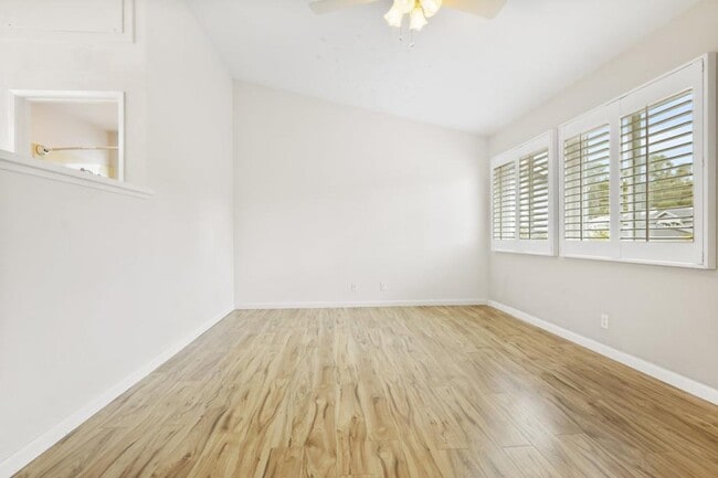 Building Photo - 10976 Glencreek Cir