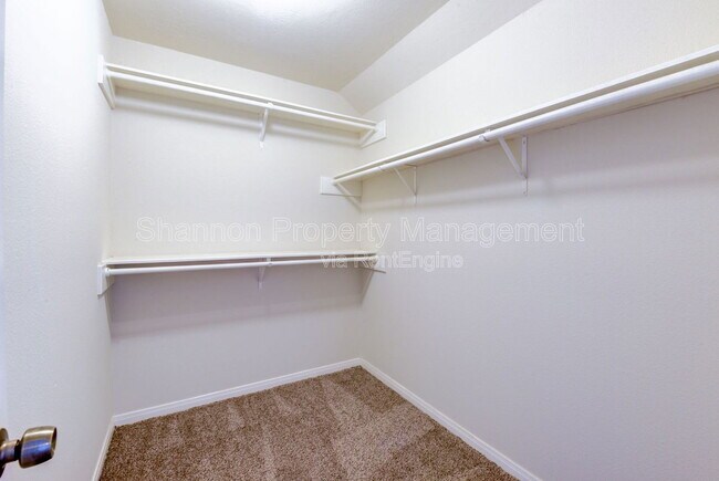 Building Photo - 9606 Ashville Dr