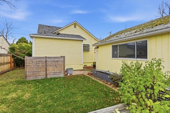 Building Photo - 173 Helman St