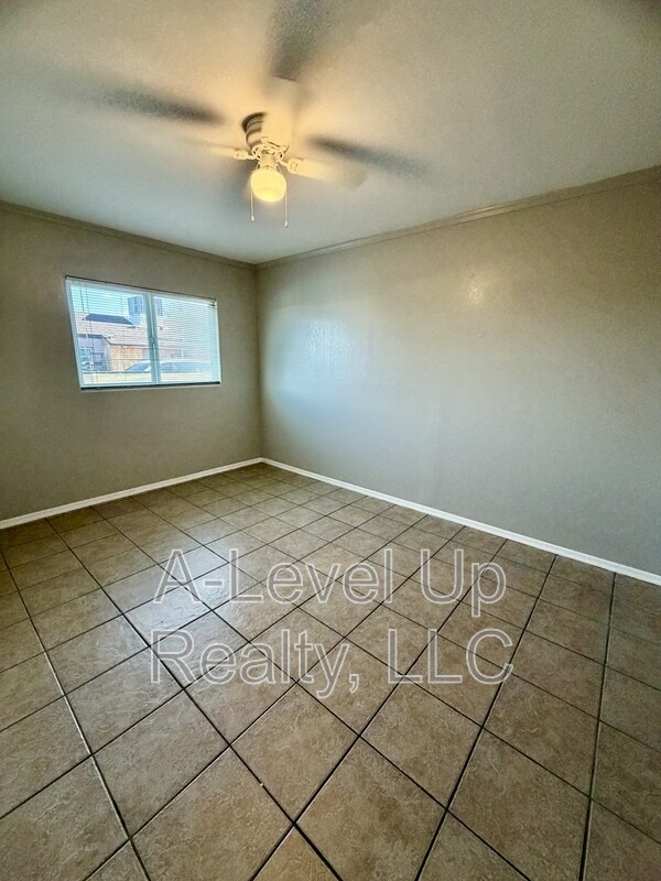 Building Photo - 2705 S Monterey Vista