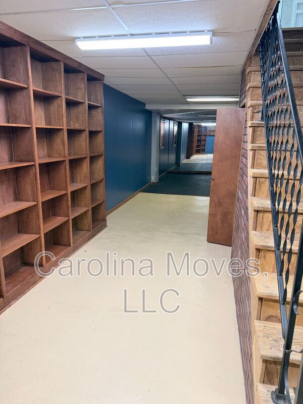 Building Photo - 121 Chipwood Ln