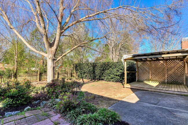 Building Photo - 1140 Parkside Trail