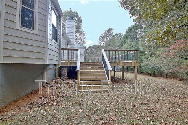 Building Photo - 150 Drennan Dr