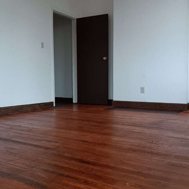 Building Photo - 2148 Auburn Ave