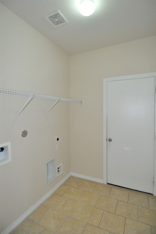 Building Photo - 20179 Royal Orchard Dr