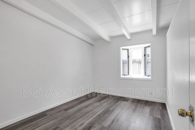 Building Photo - 1588 Ridgecrest Rd