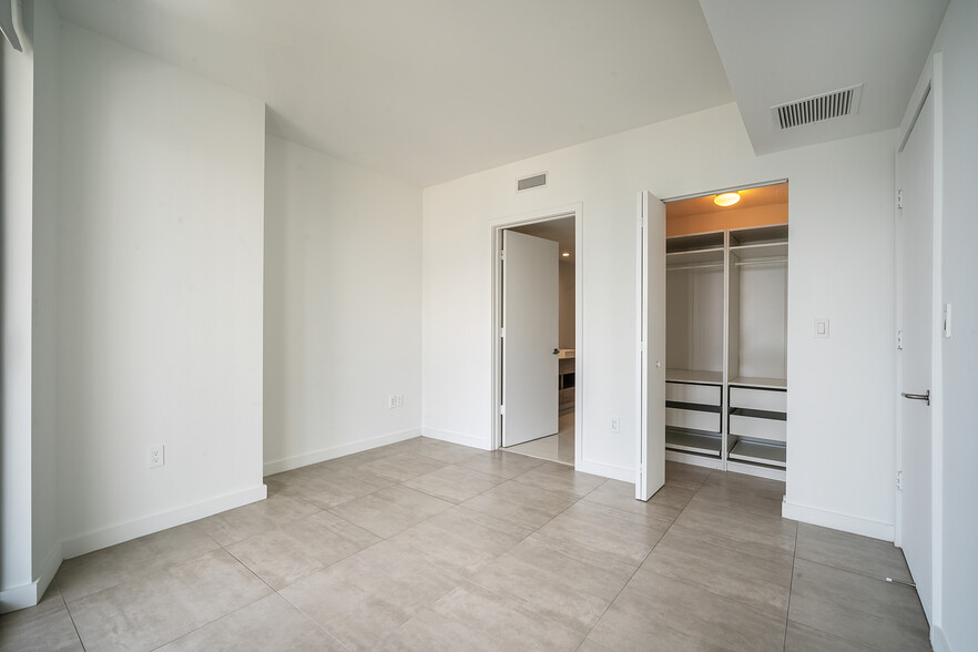 Building Photo - 1300 S Miami Ave