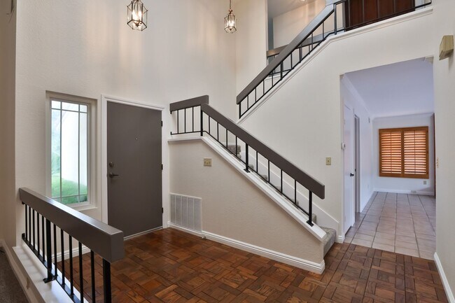 Building Photo - Spacious 3-Bedroom Scripps Ranch Home