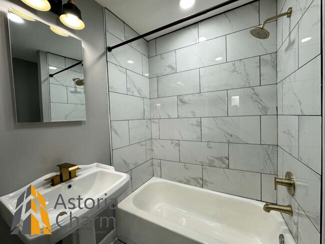 Building Photo - One month free on a 13-month lease or $1,292/month for 13 months with move in by January 31, 2026