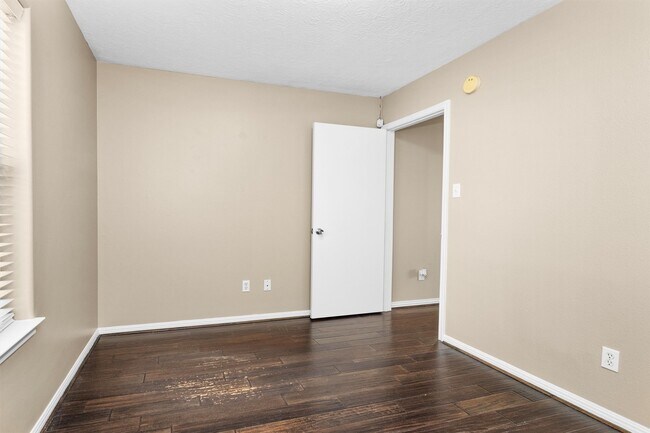 Building Photo - 16396 Many Trees Ln