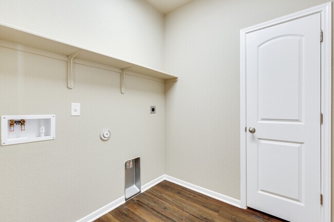 Building Photo - 623 Parkfield Ln