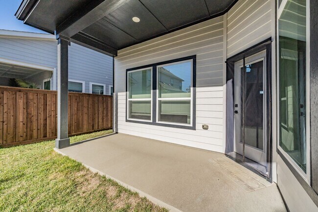 Building Photo - Stunning modern farmhouse in Walsh Ranch!