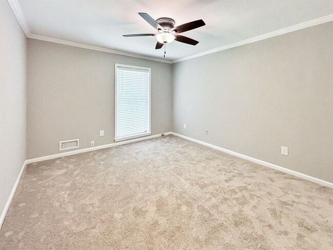 Building Photo - 5030 Meadow Ln
